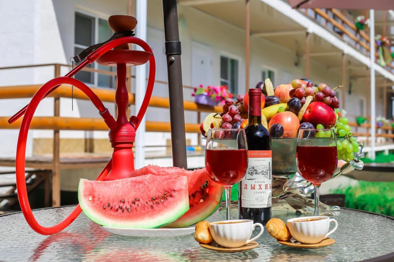 Abkhazia Tali Hotel Szuhumi Kültér fotó